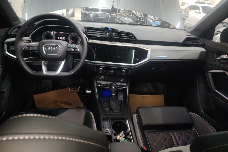 Used Audi Q3 2024 35 TFSI Fashion Dynamic Edition
