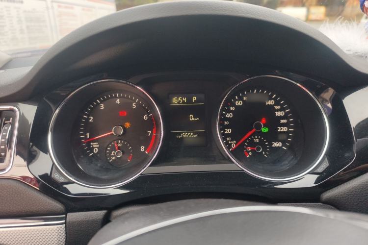 Used Volkswagen Sagitar 2017 230TSI Automatic Comfort Version
