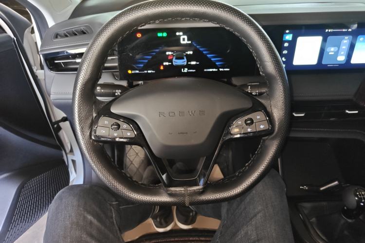 Used Roewe i5 2023 1.5L Manual Comfort Edition