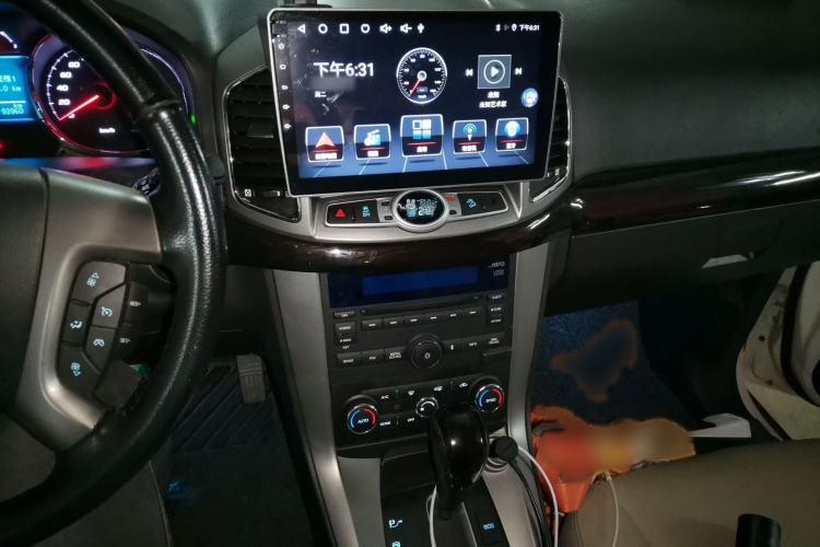 Used Chevrolet Captiva 2015 2.4L 4x4 Flagship Edition 7-Seater Audio And AC Panel