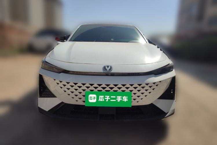 Used CHANGAN UNI-V 2025 1.5T 500Bar High-Energy Version Front