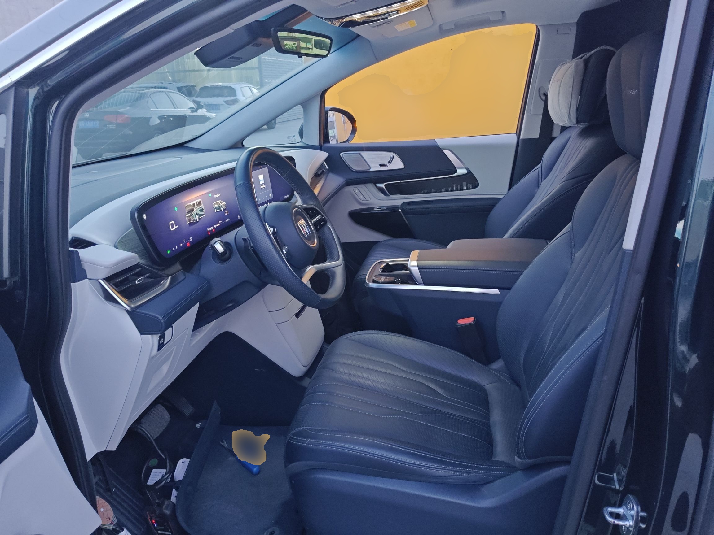 Переднее сиденье в автомобиле