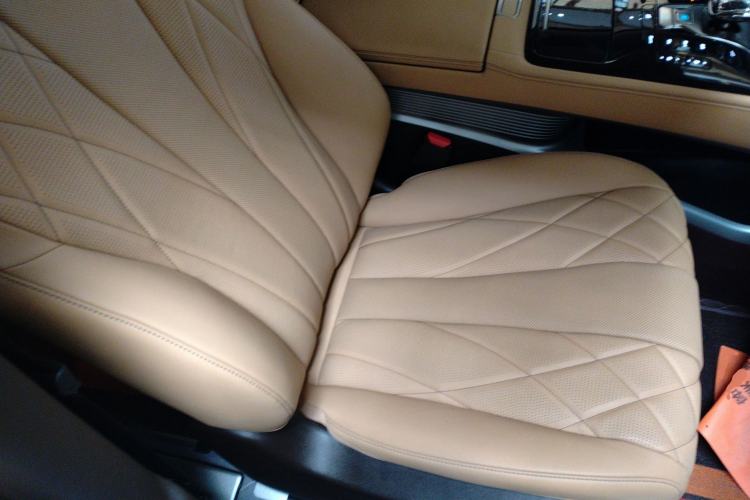 Used Denza D9 2025 Model DM-i Four-Wheel Drive Prestige Edition
