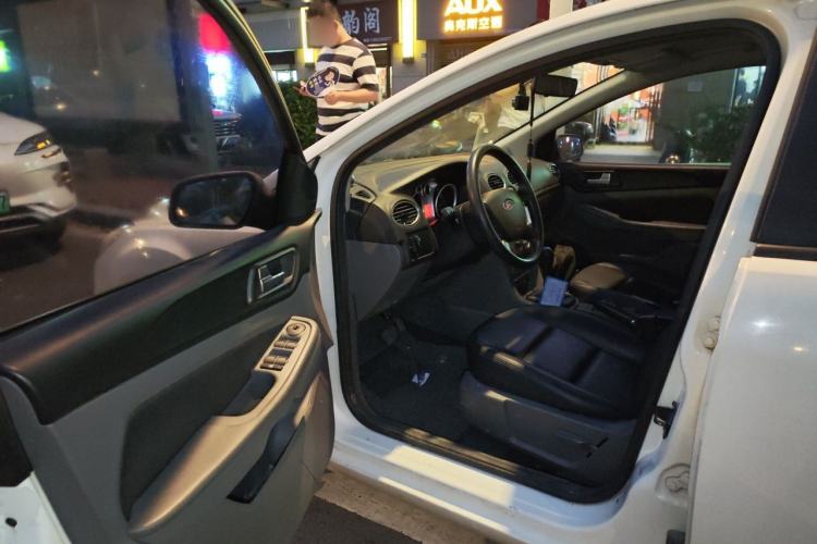 Used Ford Focus 2013 Hatchback Classic 1.8L Automatic Base Model
