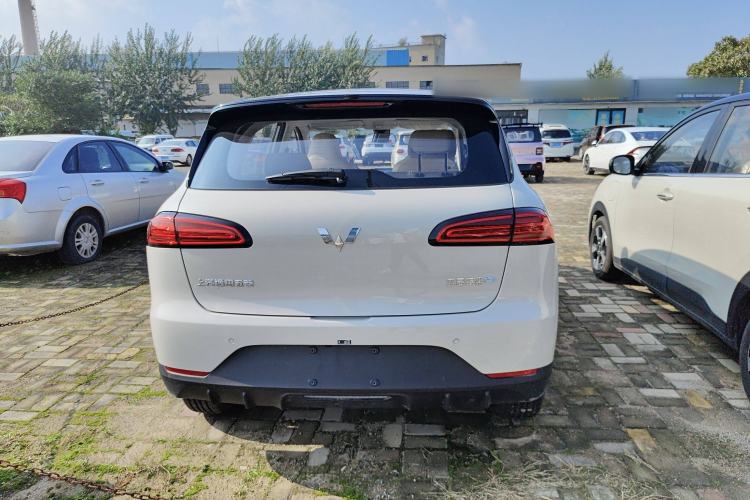 Used Wuling Bingo PLUS 2024 330 km Range Five-Seater Version
