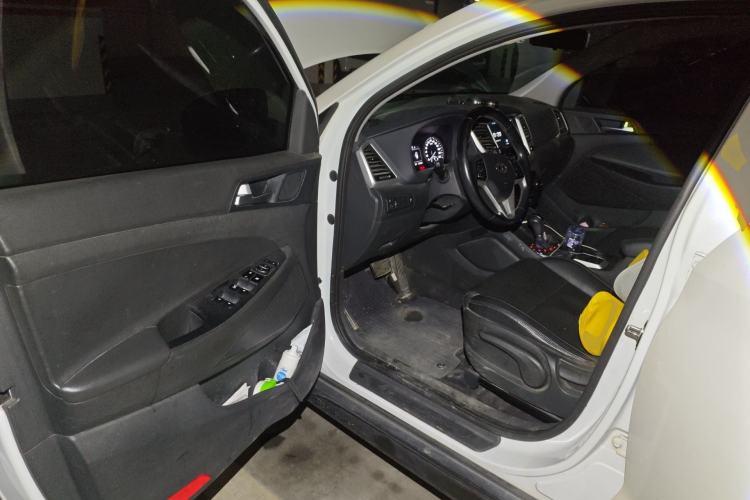 Used Hyundai Tucson 2015 1.6T Dual-Clutch Two-Wheel-Drive Smart Model Driver Seat