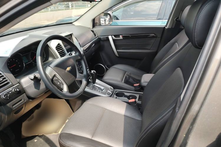 Used Chevrolet Captiva 2015 2.4L 4x4 Flagship Edition 7-Seater