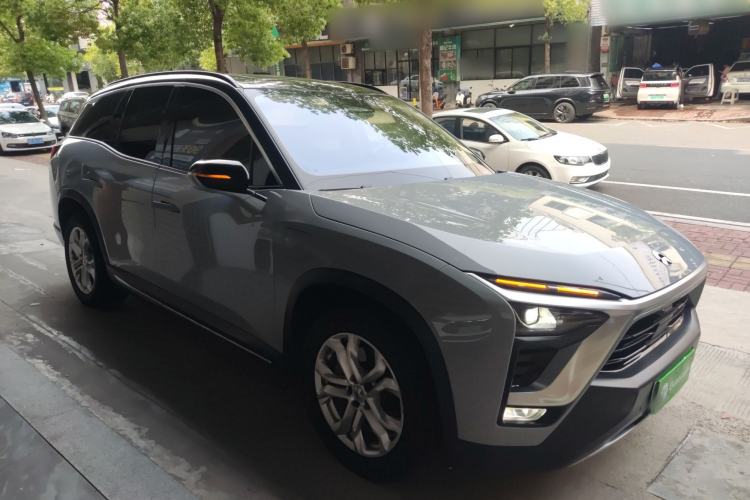 Used Nio ES8 2018 355 km Base Version 7-Seater Edition Front Right 45 Deg