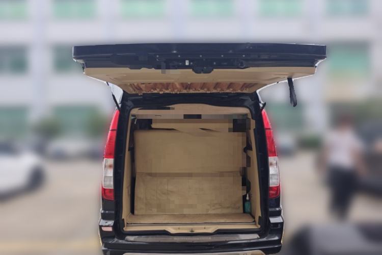 Used Mercedes-Benz Vito 2013 3.0L Elite Edition Trunk