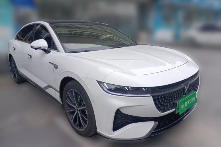 Used VOYAH PASSION 2024 PHEV Four-Wheel Drive Ultra-Long Range Executive Edition Front Right 45 Deg