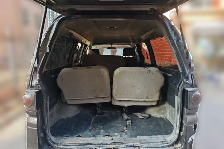 Used FORTHING Lingzhi 2016 M3L 1.6L 7-Seater Standard Model Trunk