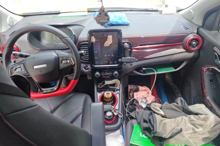 Used Chery QQ Little Ant 2022 Sweet Pink Edition Half-Sugar Version 3-Cell Lithium 30kW 301km Center Console