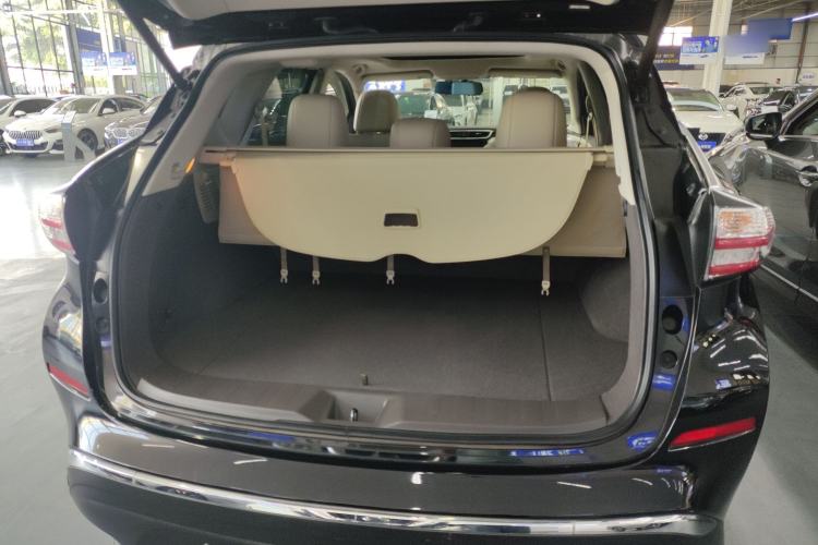 Used Nissan Murano 2019 2.5L XL Two-Wheel Drive Smart Connect Luxury Edition China VI Standard Trunk