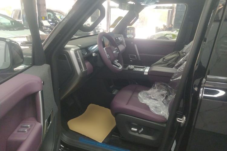 Used iCAR V27 2026 Model 200KM Four-Wheel Drive Falcon 500 Driver Seat