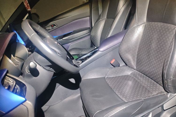 Used Toyota IZOA 2018 2.0L Yichi Edition China V Standard Left Front Seat