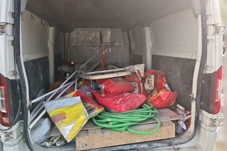 Used New Gonow Shuailing 2022 Standard Range with 41.64 kWh Lishen Power Trunk