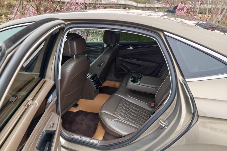 Used Volkswagen Passat 2020 330TSI Luxury Edition China VI