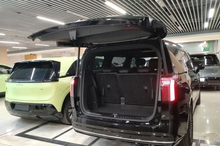 Used Zeekr 009 2024 7-Seater Aisle Version 108 kWh