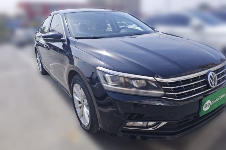Used Volkswagen Passat 2017 330TSI DSG Luxury Edition Front Right 45 Deg