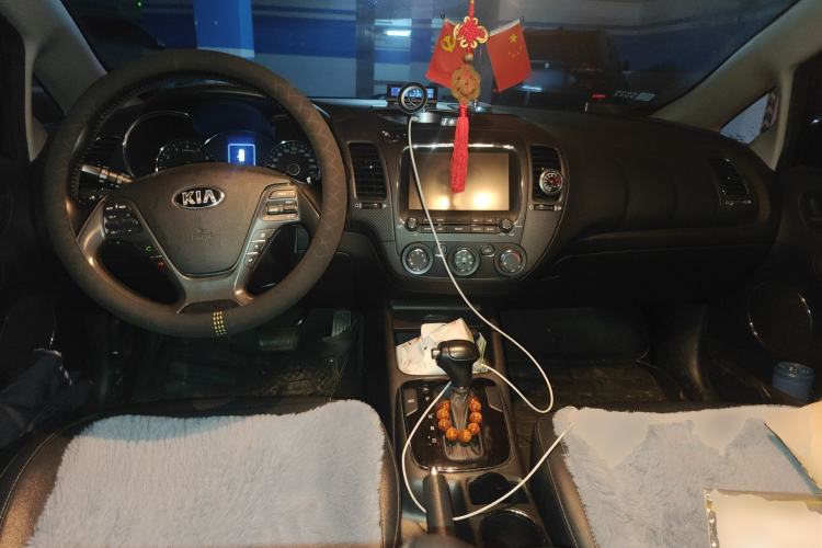 Used Kia K3 2016 1.6L Automatic DLX Center Console