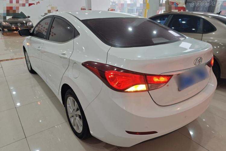 Used Hyundai Elantra (5th Generation / Langdong) 2016 1.6L Automatic Smart Version