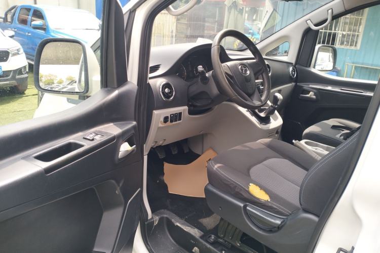 Used JAC Refine M3 2015 Maker Edition 1.6L Luxury Smart Version Driver Seat