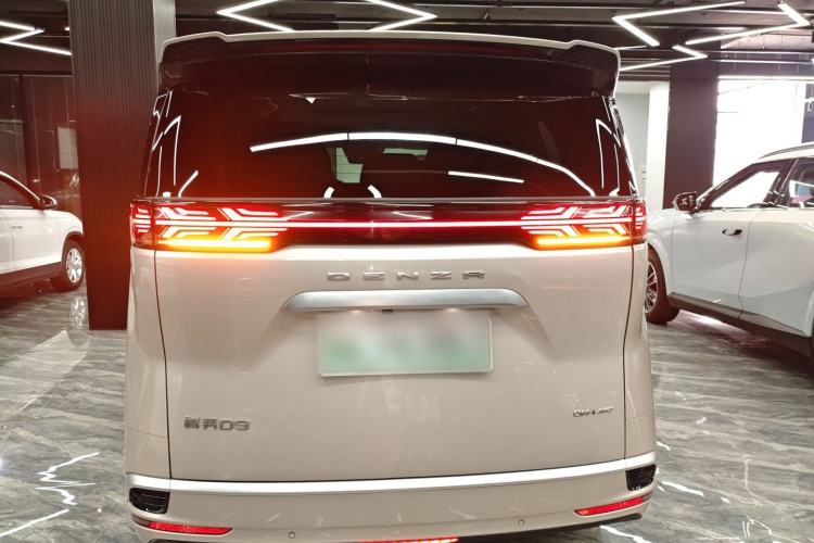 Used Denza D9 2022 DM-i 970 Four-Wheel Drive Flagship Model
