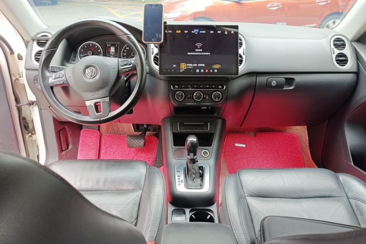 Used Volkswagen Tiguan 2015 1.8TSI Automatic Two-Wheel Drive Luxury Model Center Console