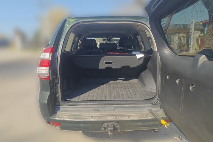 Used Toyota Prado 2016 2.7L Automatic Standard Edition Trunk