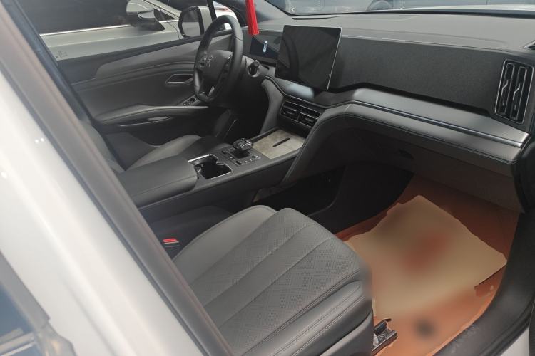 Used BYD Song L DM-i 2025 Intelligent Driving Version 112 km Leading Trim Right Front Seat