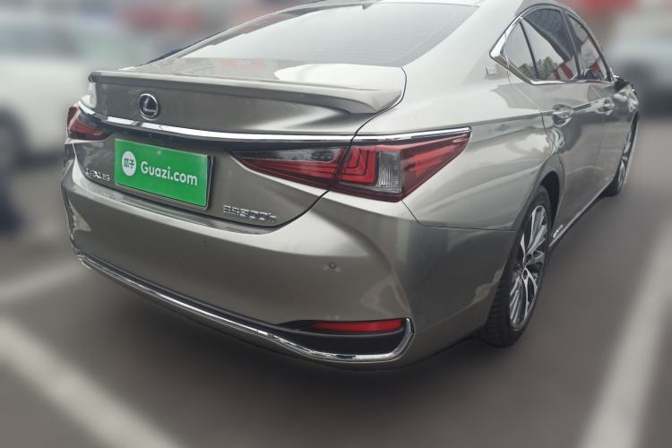 Used Lexus ES 2019 300h Millionth Anniversary Limited Edition China VI Standard
