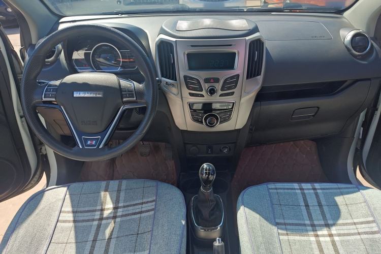 Used Haval H1 2016 Red Label 1.5L Manual Comfort Edition Center Console