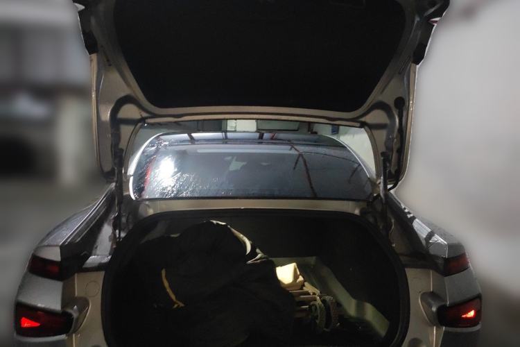 Used XPeng P7 2022 480E Trunk