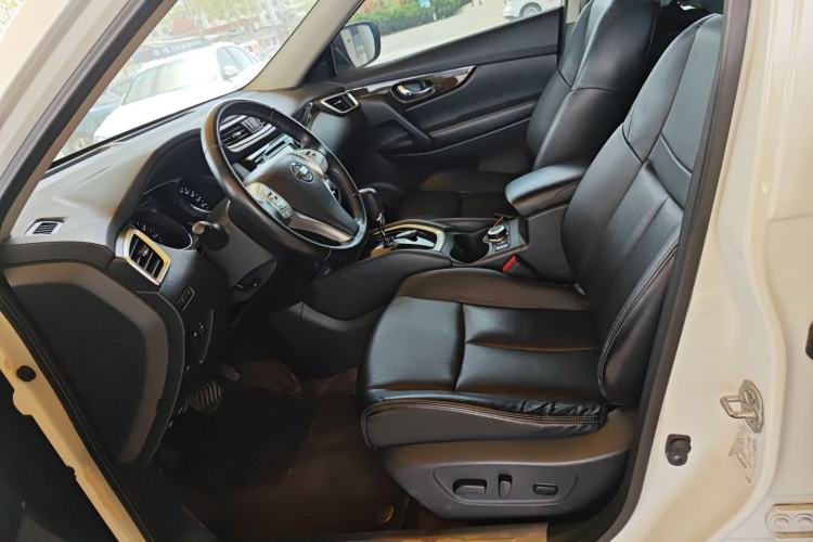 Used Nissan X-Trail 2014 2.5L CVT Ultimate Edition 4WD Left Front Seat