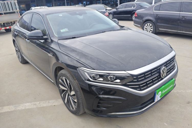 Used Volkswagen Passat 2025 Outstanding Model 380TSI Dragon Glory Edition
