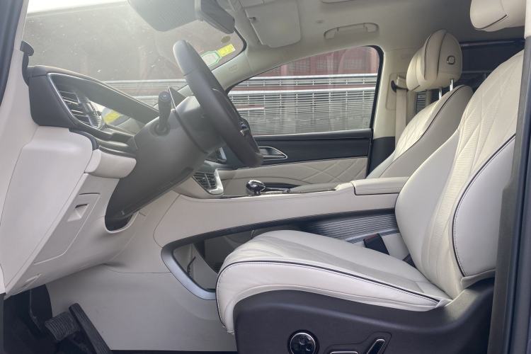 Used Denza D9 2024 DM-i 980 Four-Wheel Drive Flagship Model