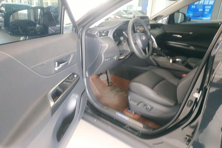 Used Toyota Venza 2023 2.0L CVT Two-Wheel Drive Prestige Version