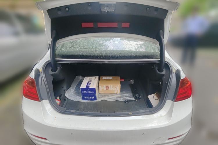 Used BMW 3 Series 2015 320Li Luxury Edition Fashion Model Trunk