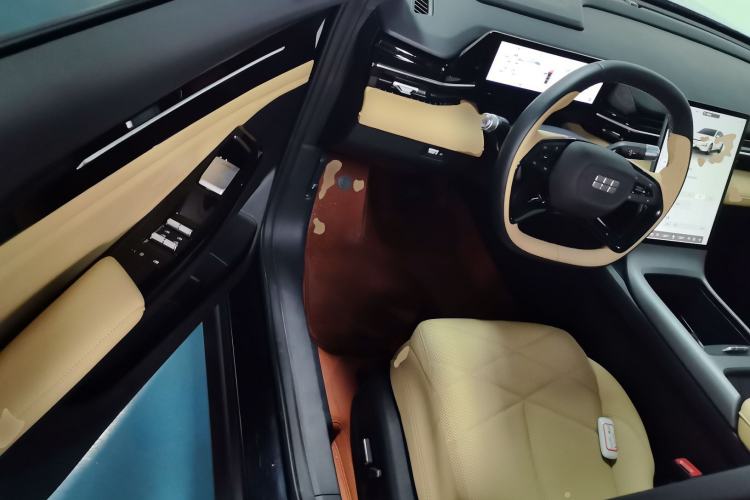 Used Geely Galaxy L6 2024 125km PLUS Dragon Edition