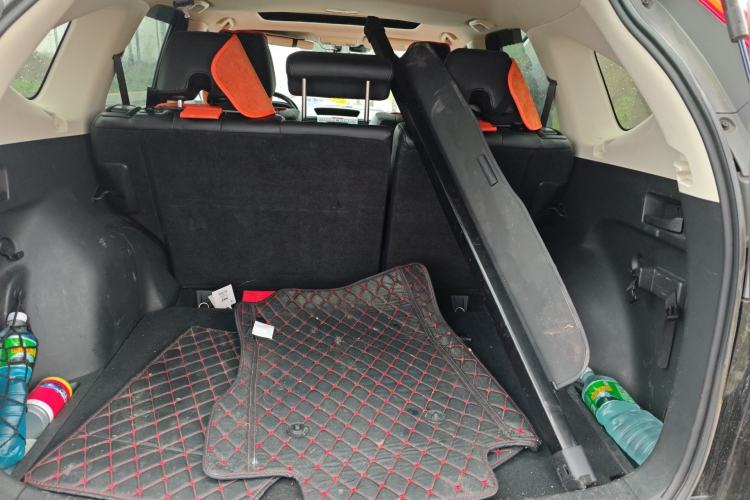 Used Honda CR-V 2012 2.4L four-wheel drive luxury version Trunk