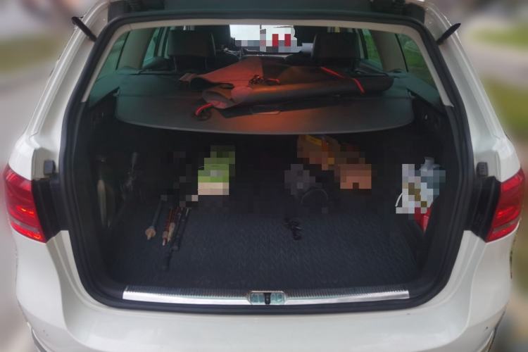 Used Volkswagen Magotan 2012 Travel Edition 2.0 TSI Comfort Version Trunk