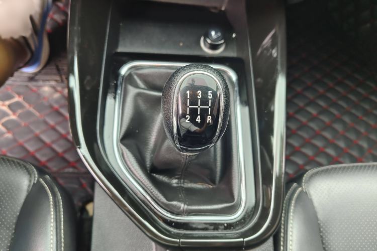 Used Dongfeng Fengon S560 2018 1.8L Manual Urban Model 7 Seats