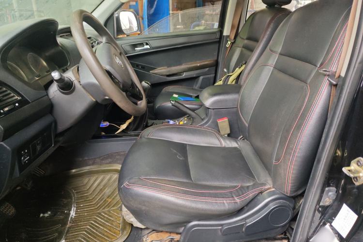 Used Foton Tunland 2017 2.8T E-Series Diesel Two-Wheel Drive Comfort Version with Low Cargo Bed and Long Cabin Meeting China V Emission Standards
