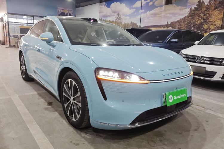 Used Hima Luxeed R7 2025 Range-Extended Version 251 km Max Front Right 45 Deg