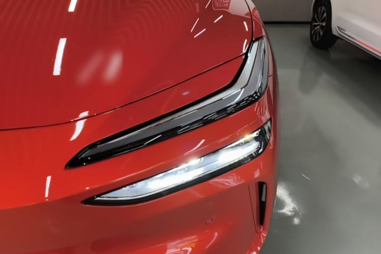 Used ONVO L60 2025 Model—60 kWh Rear-Wheel-Drive Version Left Front Headlight