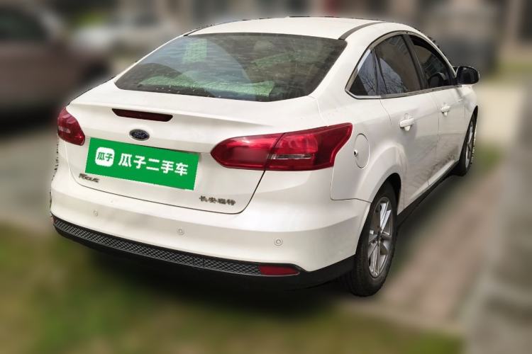 Used Ford Focus 2015 Sedan 1.6L Manual Fashion Edition