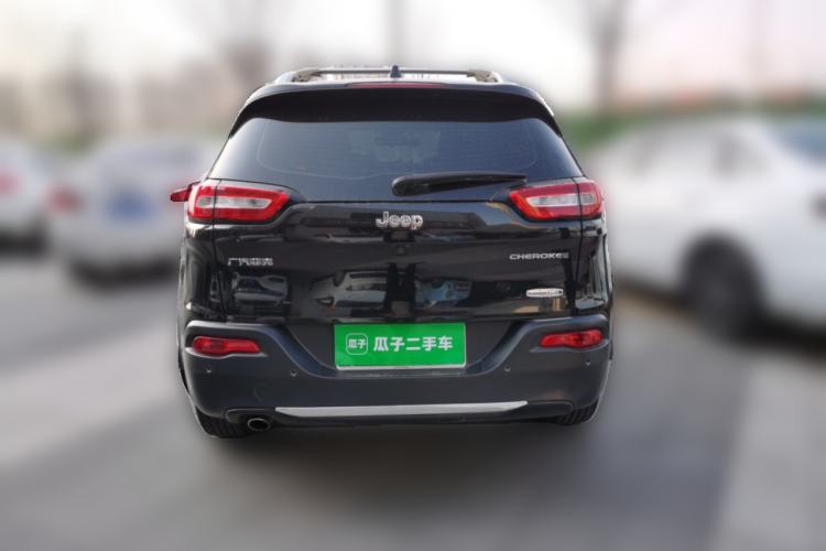 Used Jeep Cherokee 2016 2.0L Superior Edition