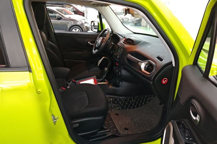 Used Jeep Renegade 2017 180T Automatic Jingneng Edition Right Front Seat