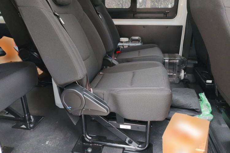 Used JMC Fushun 2023 2.0T Automatic Mid-Range Mid-Roof Commercial Multi-Purpose 6-Seater Passenger Vehicle
