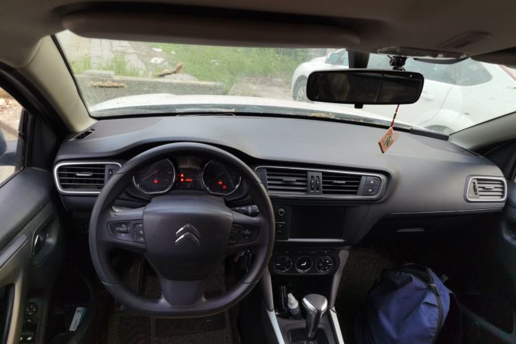 Used Citroen C3-XR 2018 1.6L Automatic Pioneer Model Center Console